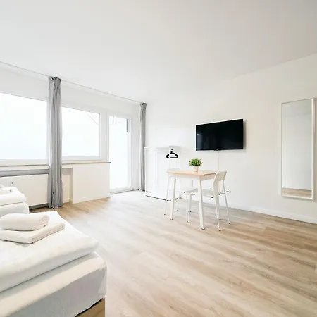Tolstov - With Balcony - 25 Min Messe Dus Apartament