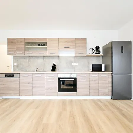 Tolstov - With Balcony - 25 Min Messe Dus دوسبرغ