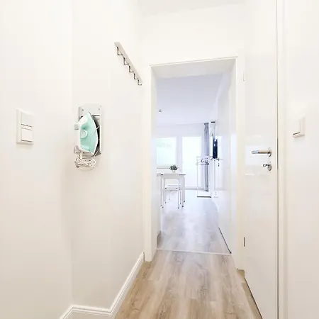 Tolstov - With Balcony - 25 Min Messe Dus Apartament *