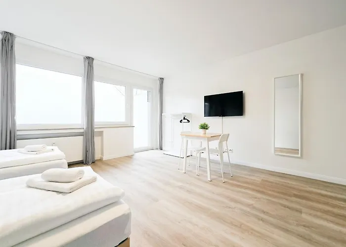 Tolstov - With Balcony - 25 Min Messe Dus アパート