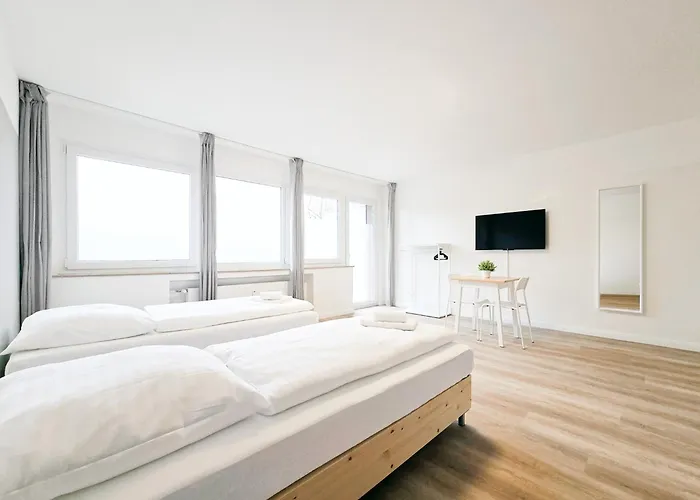 Tolstov - With Balcony - 25 Min Messe Dus アパート